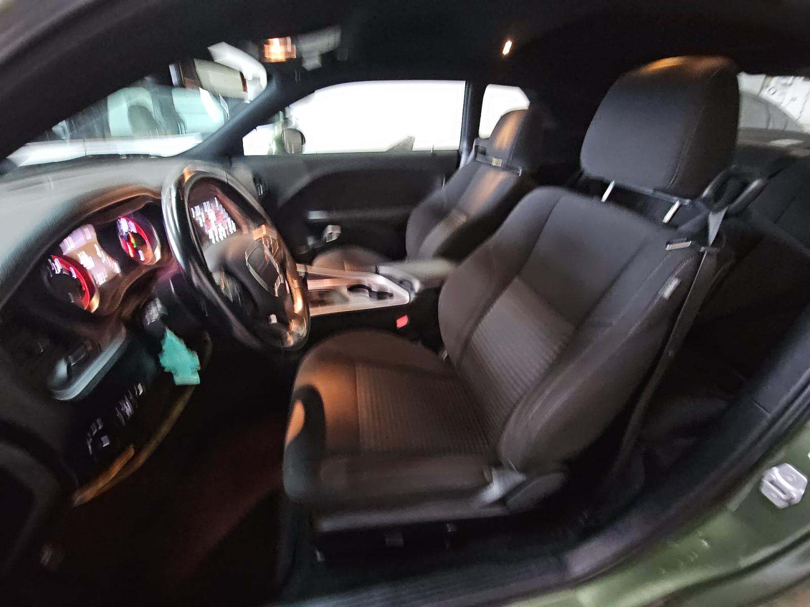 2022 Dodge Challenger SXT RWD