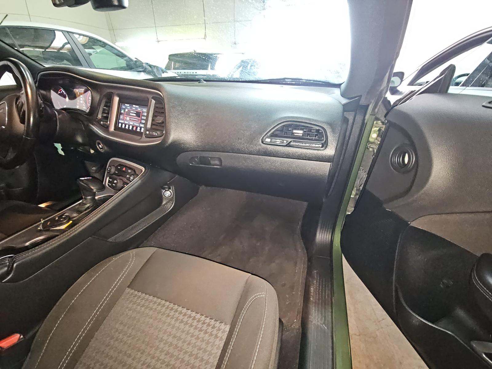 2022 Dodge Challenger SXT RWD