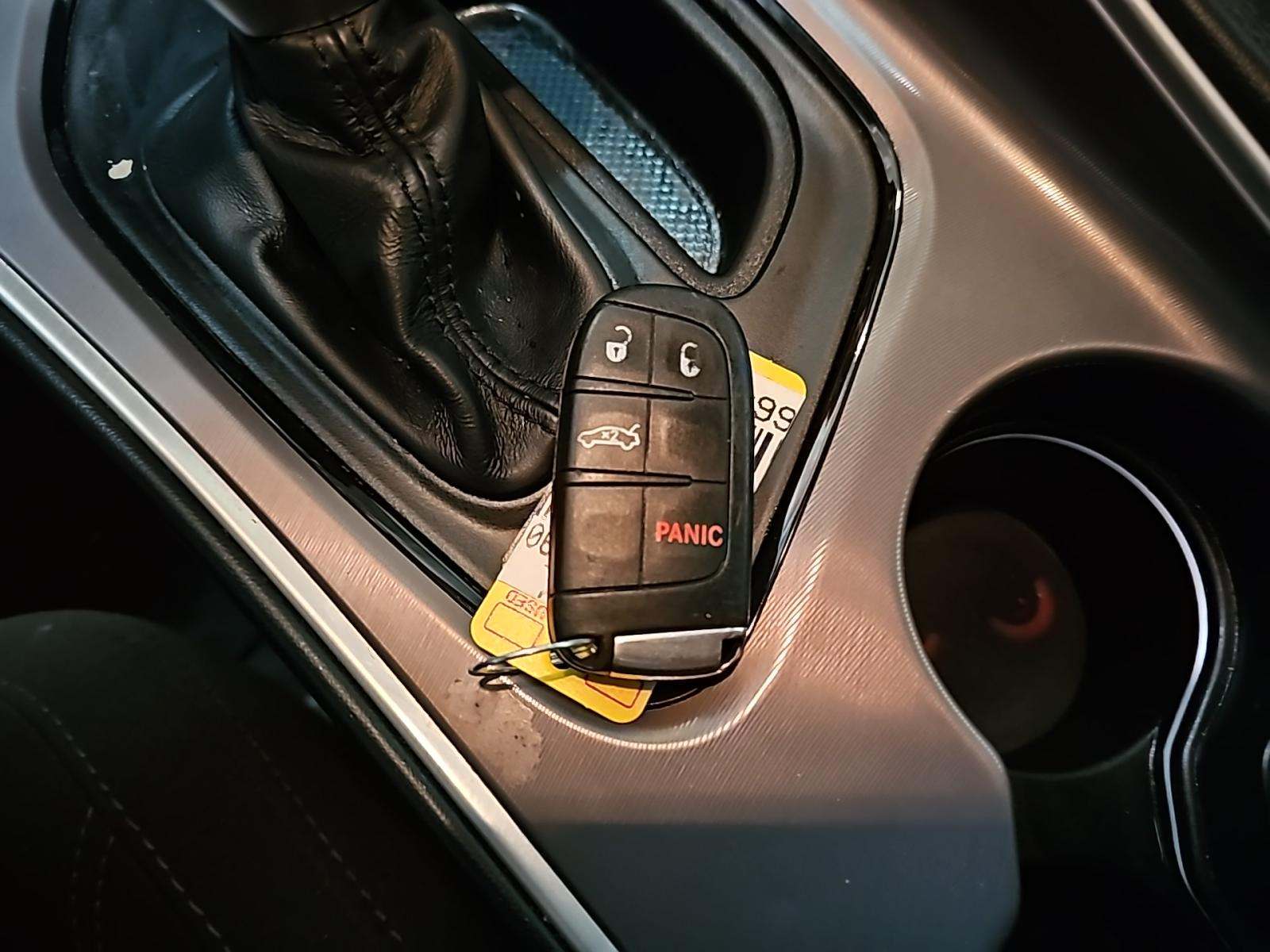 2022 Dodge Challenger SXT RWD