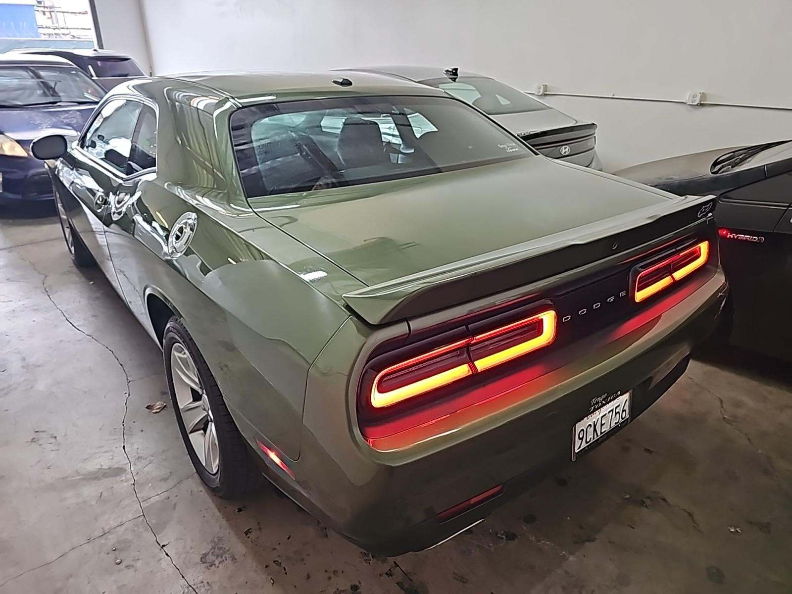 2022 Dodge Challenger SXT RWD