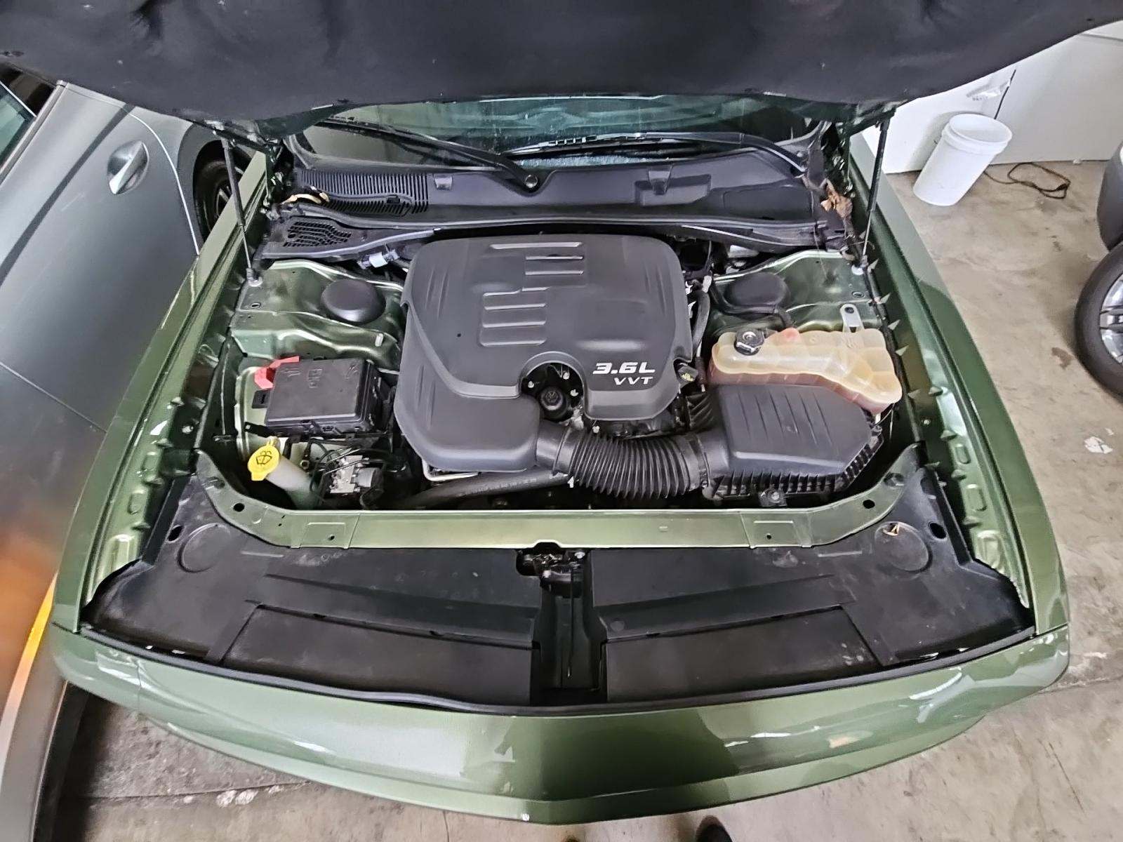 2022 Dodge Challenger SXT RWD