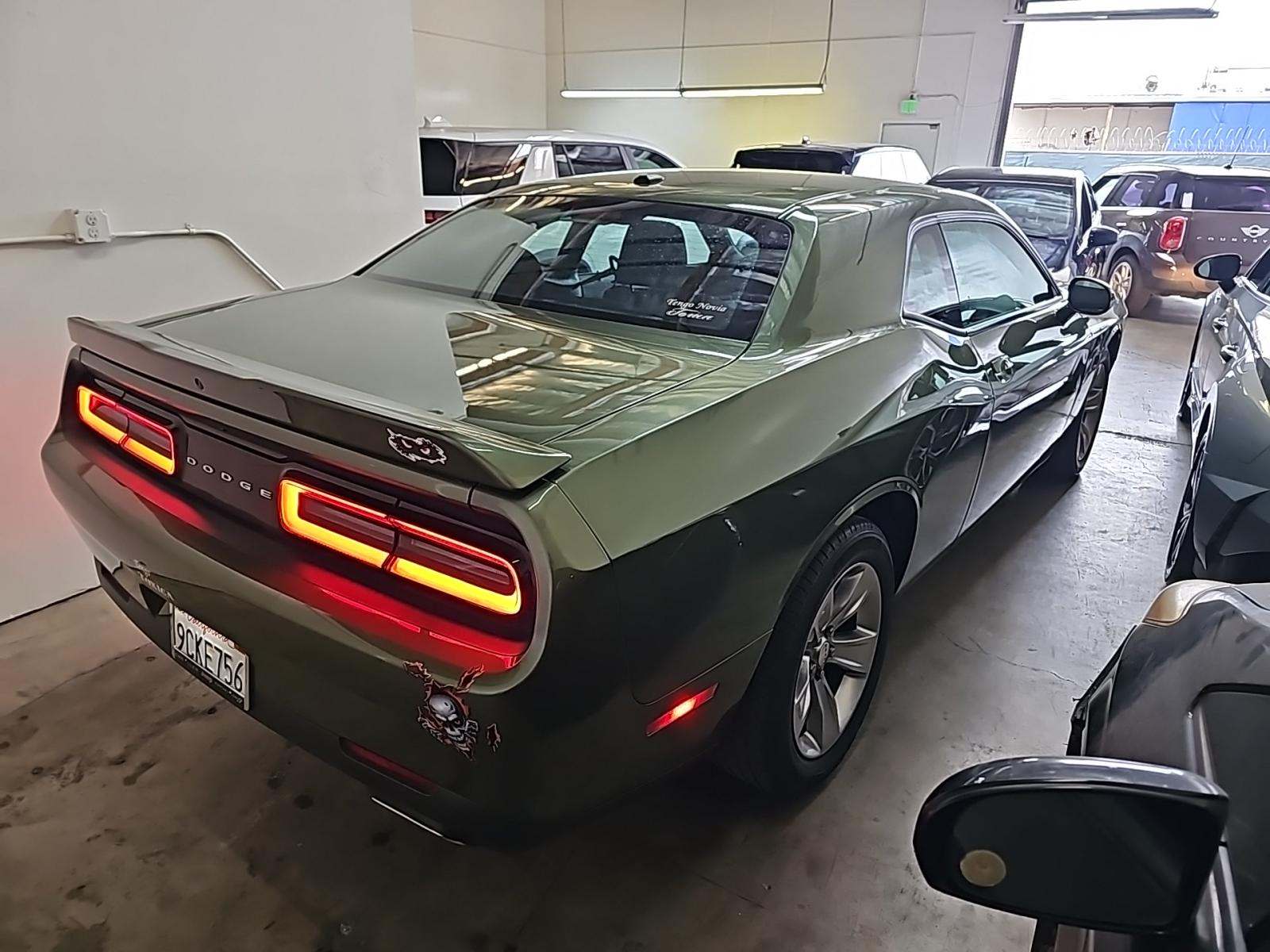 2022 Dodge Challenger SXT RWD