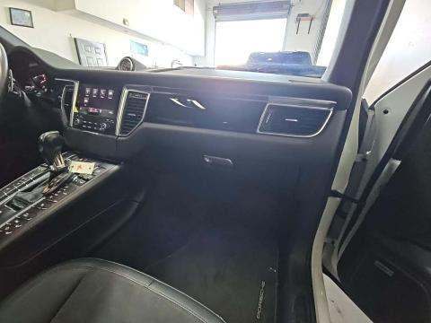 2018 Porsche Macan Base AWD