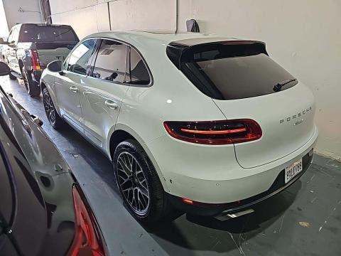 2018 Porsche Macan Base AWD