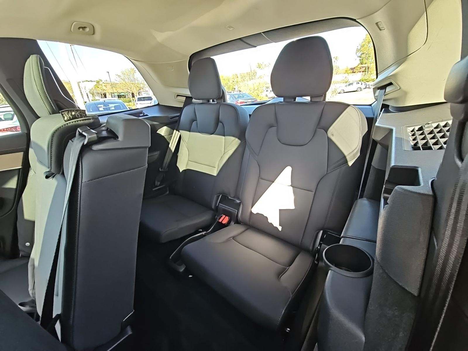 2025 Volvo XC90 B5 Plus AWD