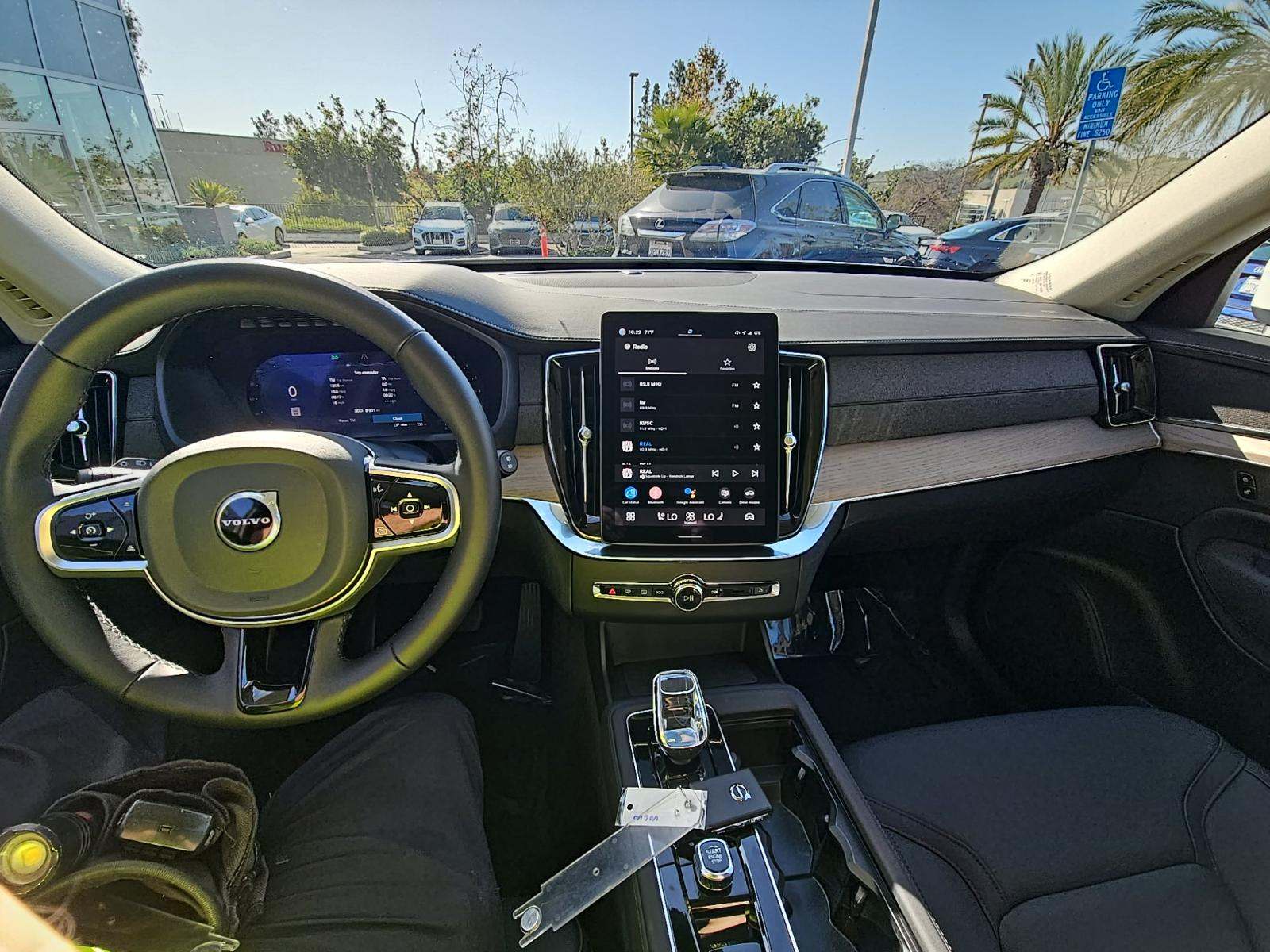 2025 Volvo XC90 B5 Plus AWD