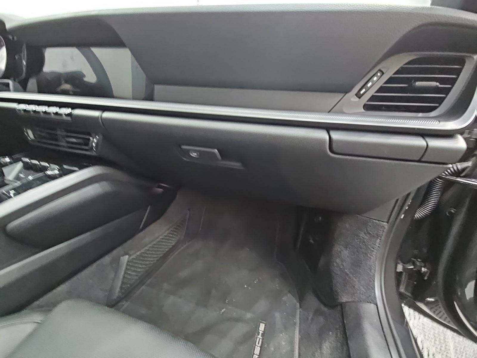 2022 Porsche 911 Carrera RWD