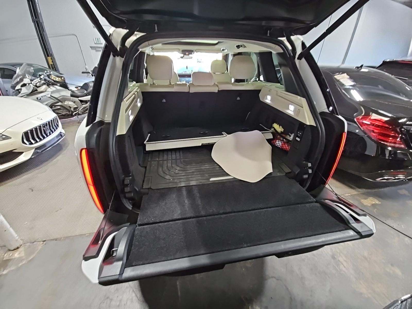 2023 Land Rover Range Rover SE AWD