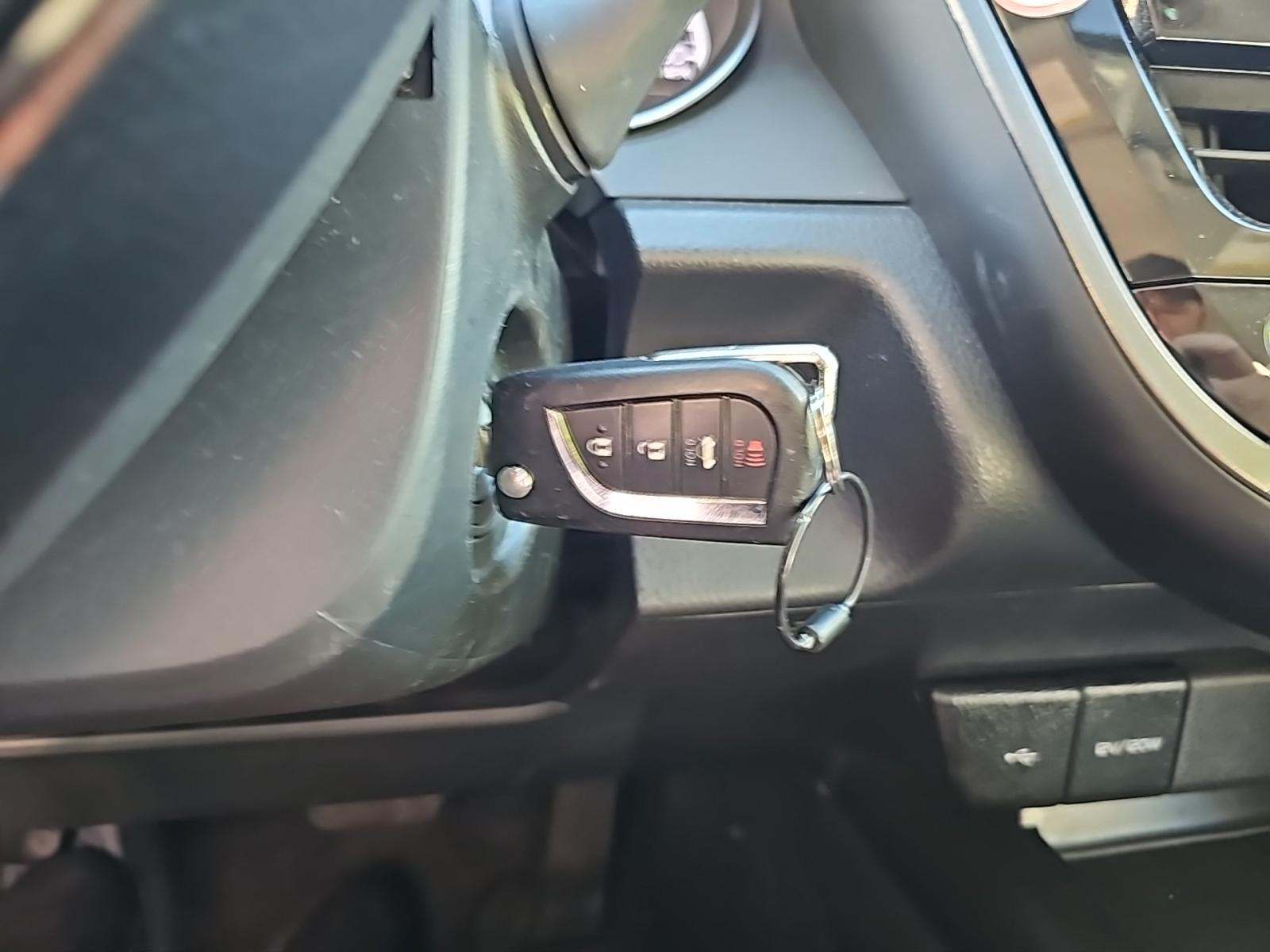 2024 Toyota Camry SE FWD