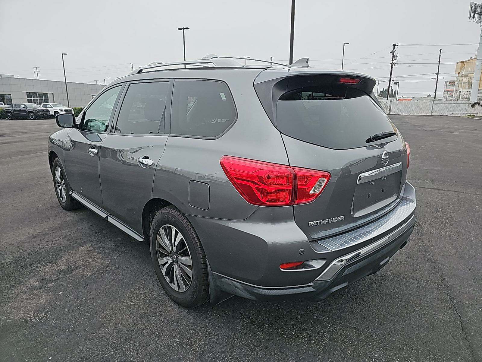 2020 Nissan Pathfinder S FWD