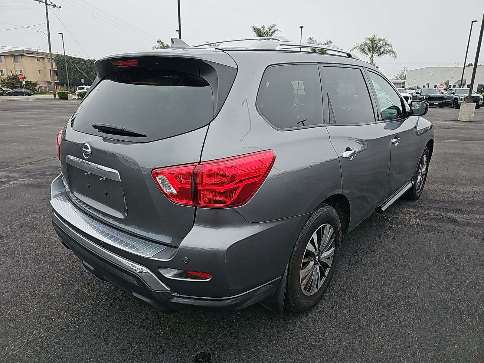 2020 Nissan Pathfinder S FWD