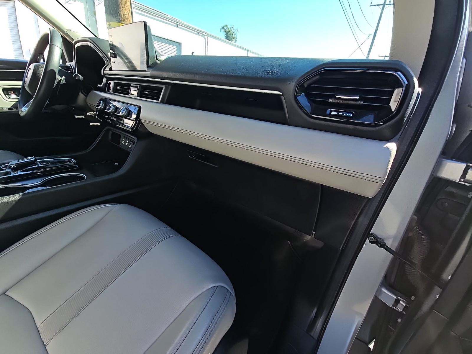 2024 Honda Pilot Touring FWD