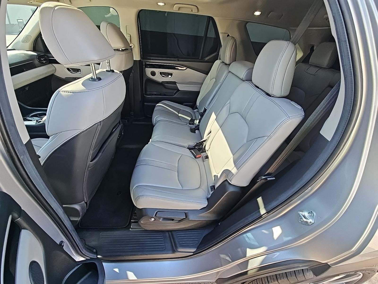 2024 Honda Pilot Touring FWD