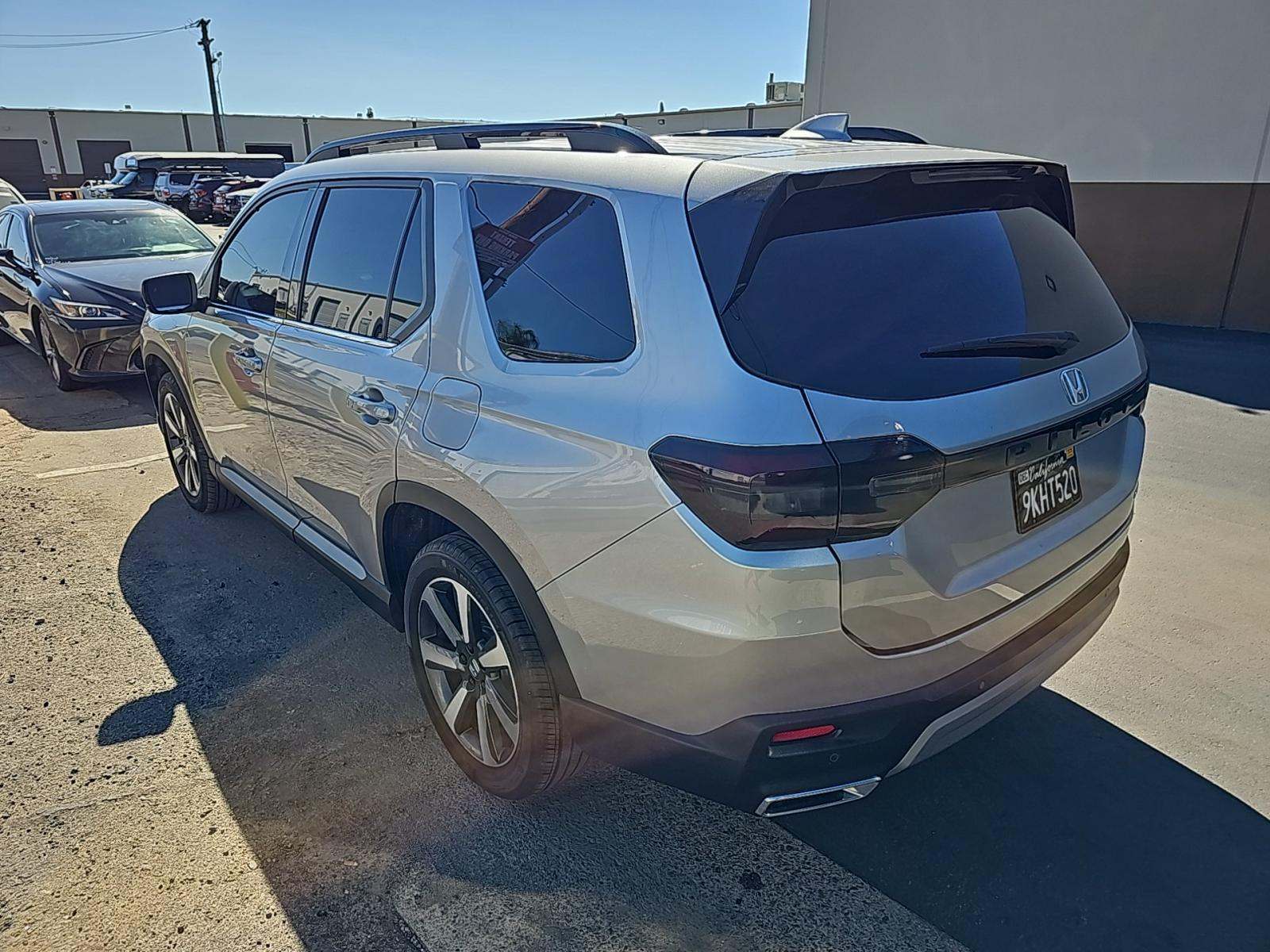 2024 Honda Pilot Touring FWD