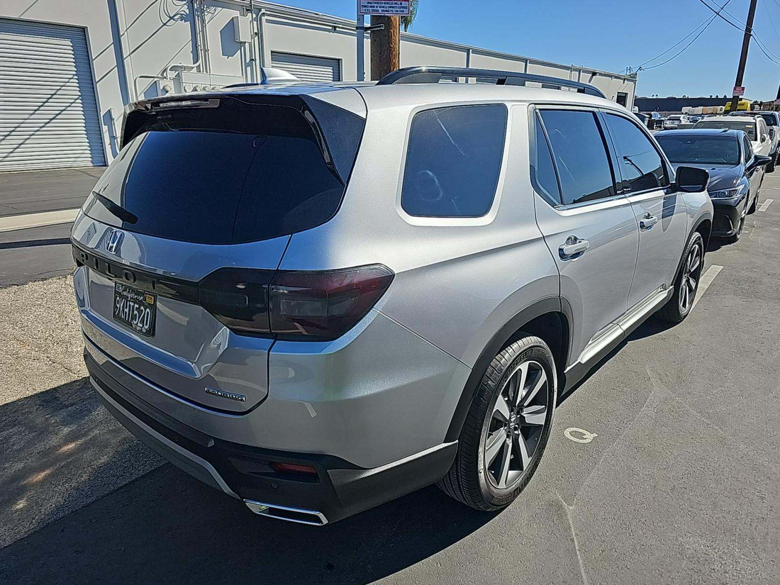 2024 Honda Pilot Touring FWD