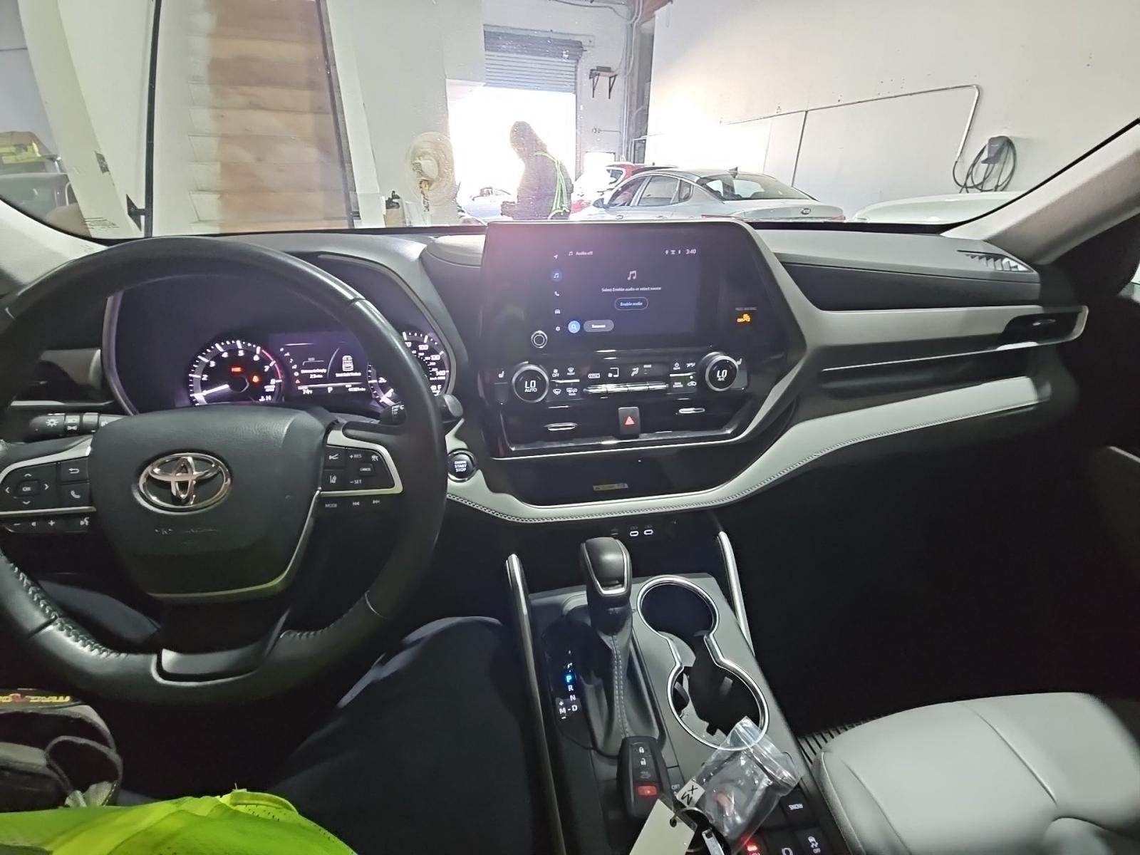 2023 Toyota Highlander XLE AWD