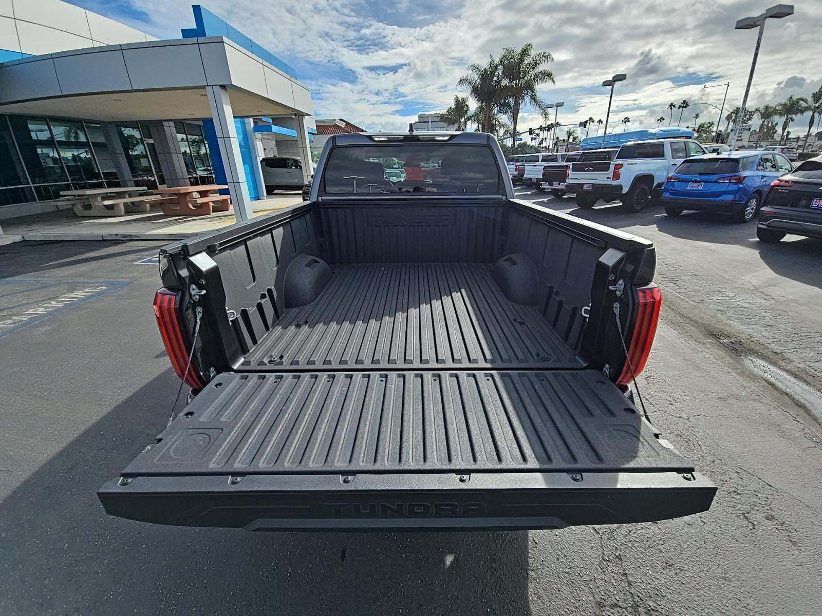 2024 Toyota Tundra SR5 AWD