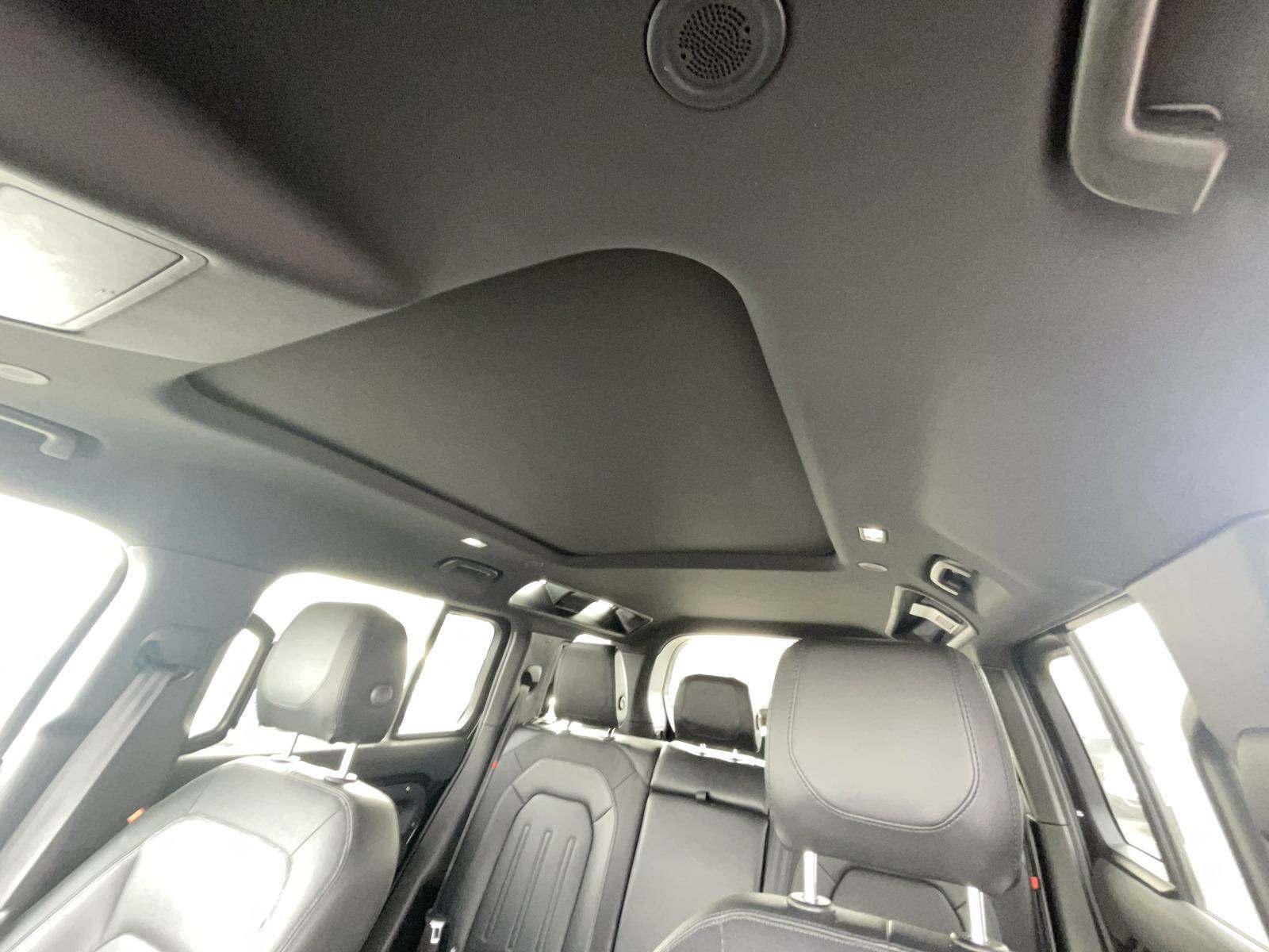 2021 Land Rover Defender 110 X-Dynamic SE AWD