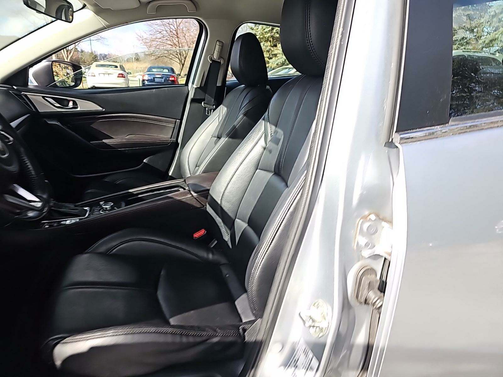 2018 MAZDA MAZDA3 Touring FWD