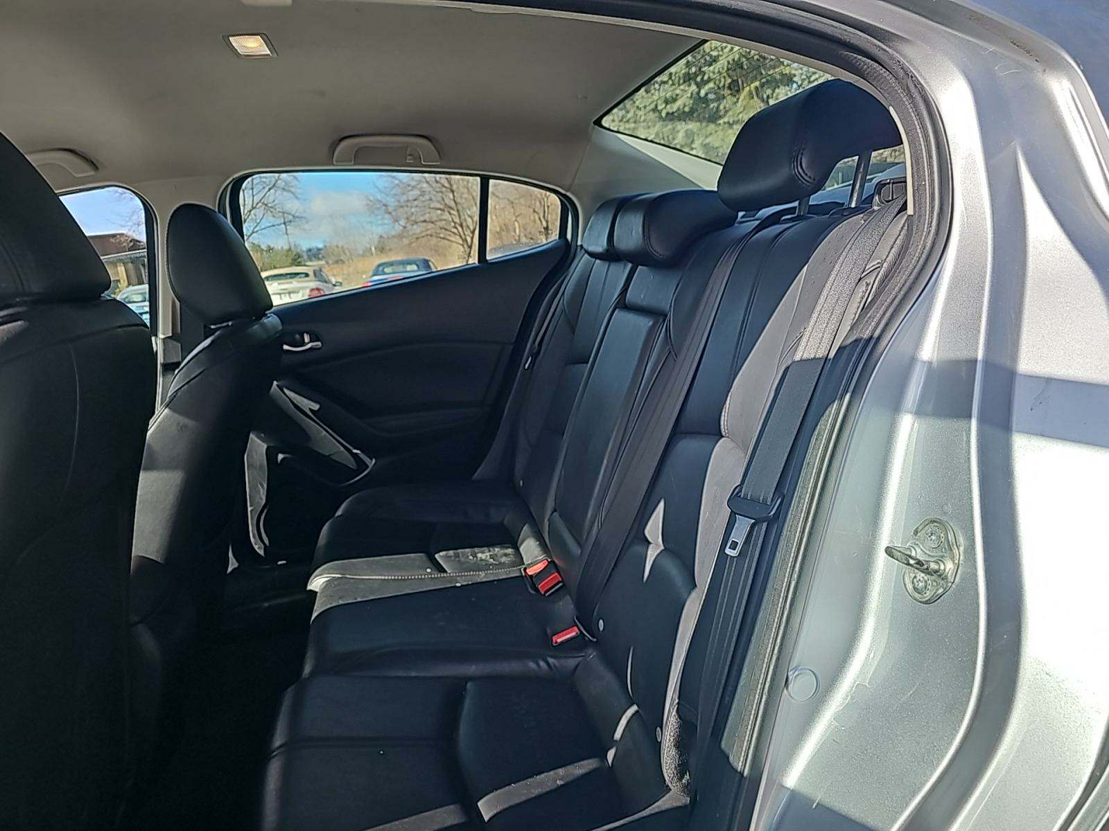 2018 MAZDA MAZDA3 Touring FWD