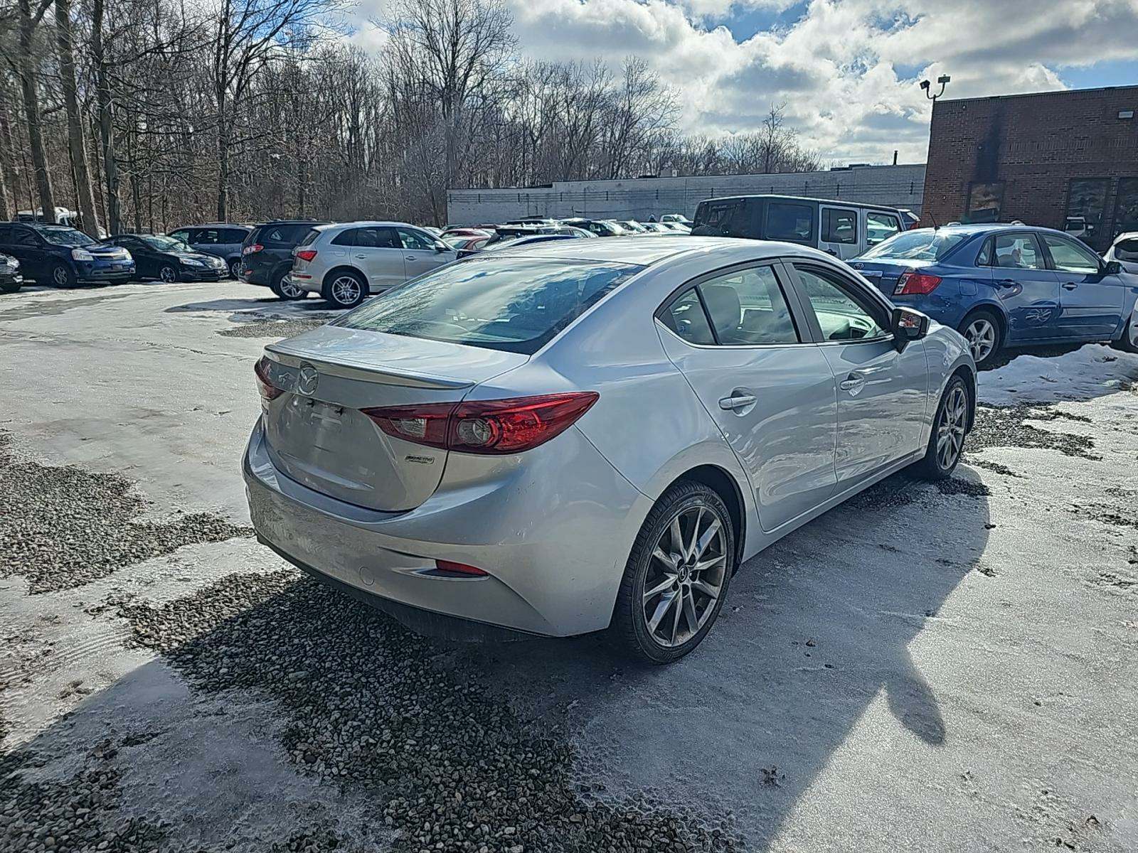 2018 MAZDA MAZDA3 Touring FWD