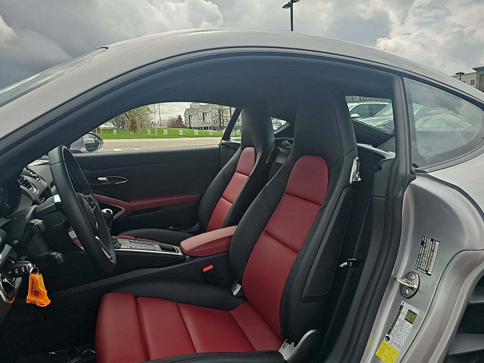 2024 Porsche 718 Cayman Base RWD