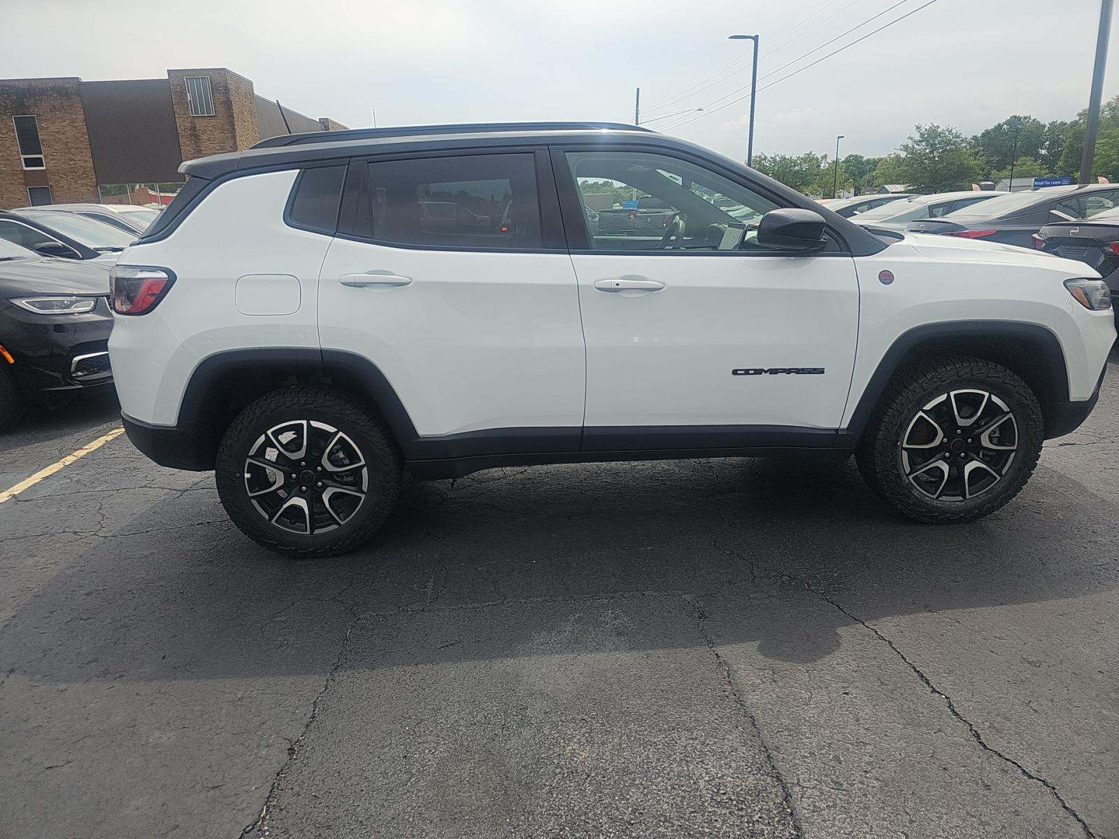 2025 Jeep Compass Trailhawk AWD