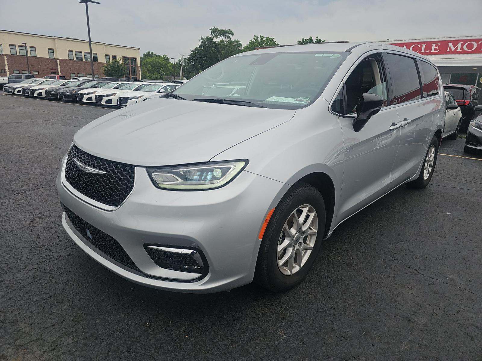 2024 Chrysler Pacifica Touring L FWD