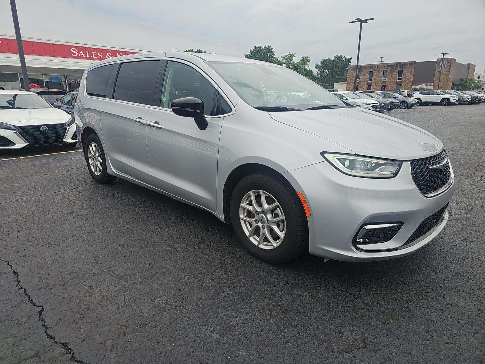 2024 Chrysler Pacifica Touring L FWD