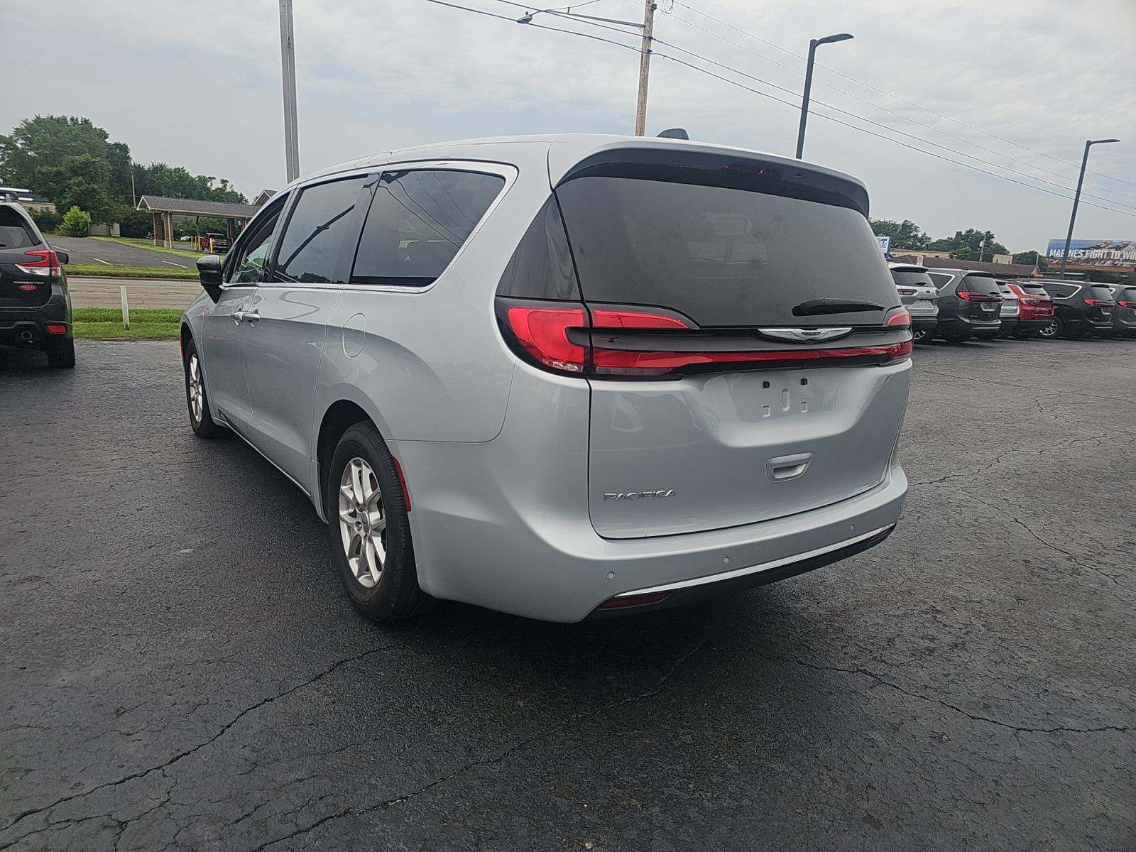 2024 Chrysler Pacifica Touring L FWD