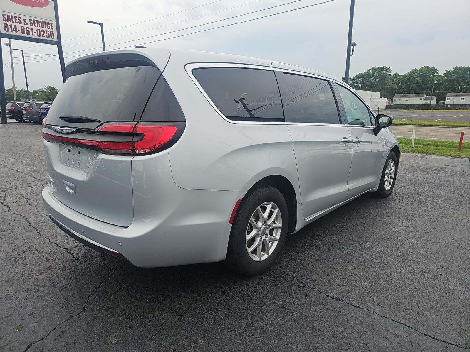 2024 Chrysler Pacifica Touring L FWD