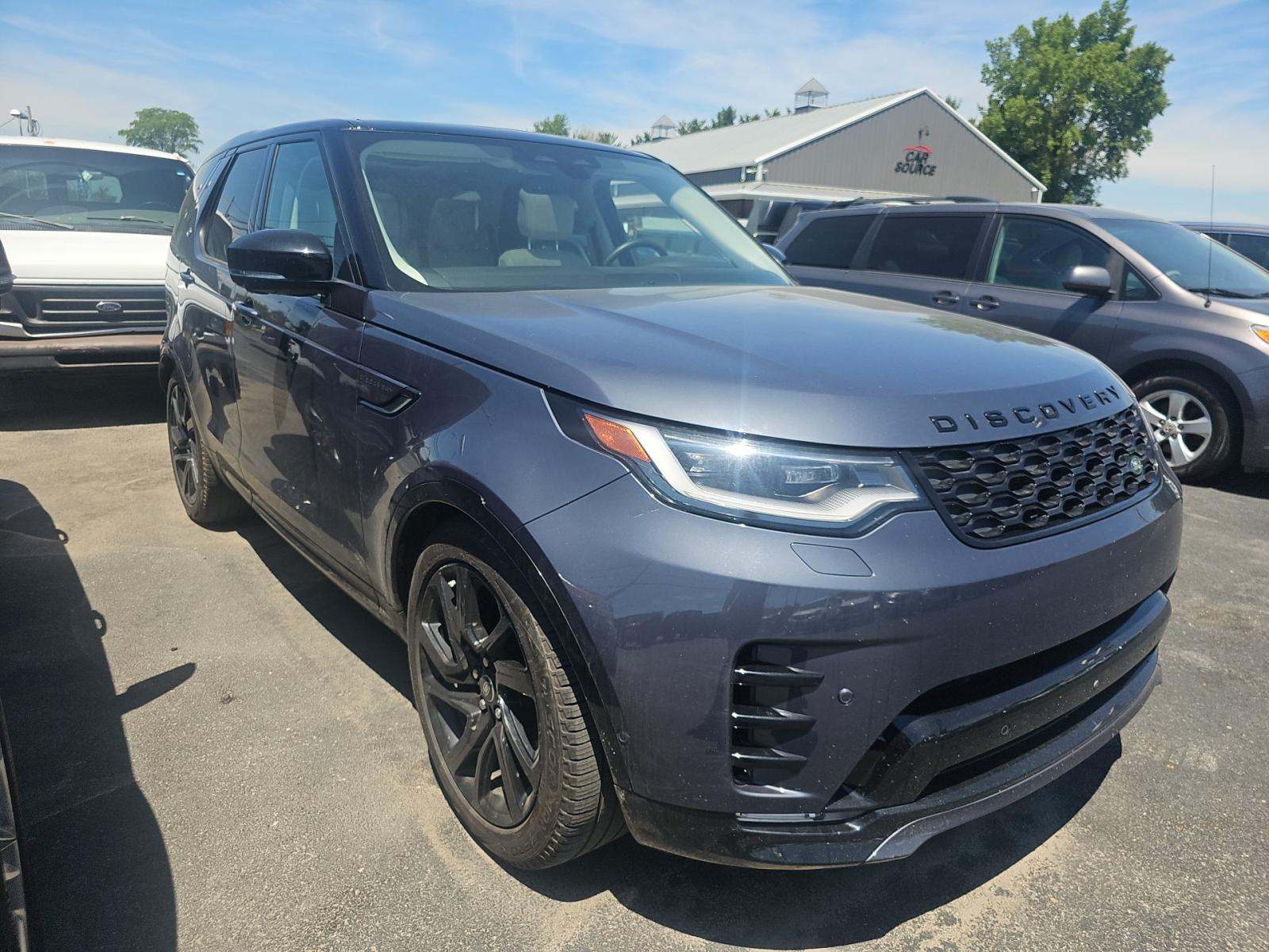 2025 Land Rover Discovery Dynamic SE AWD