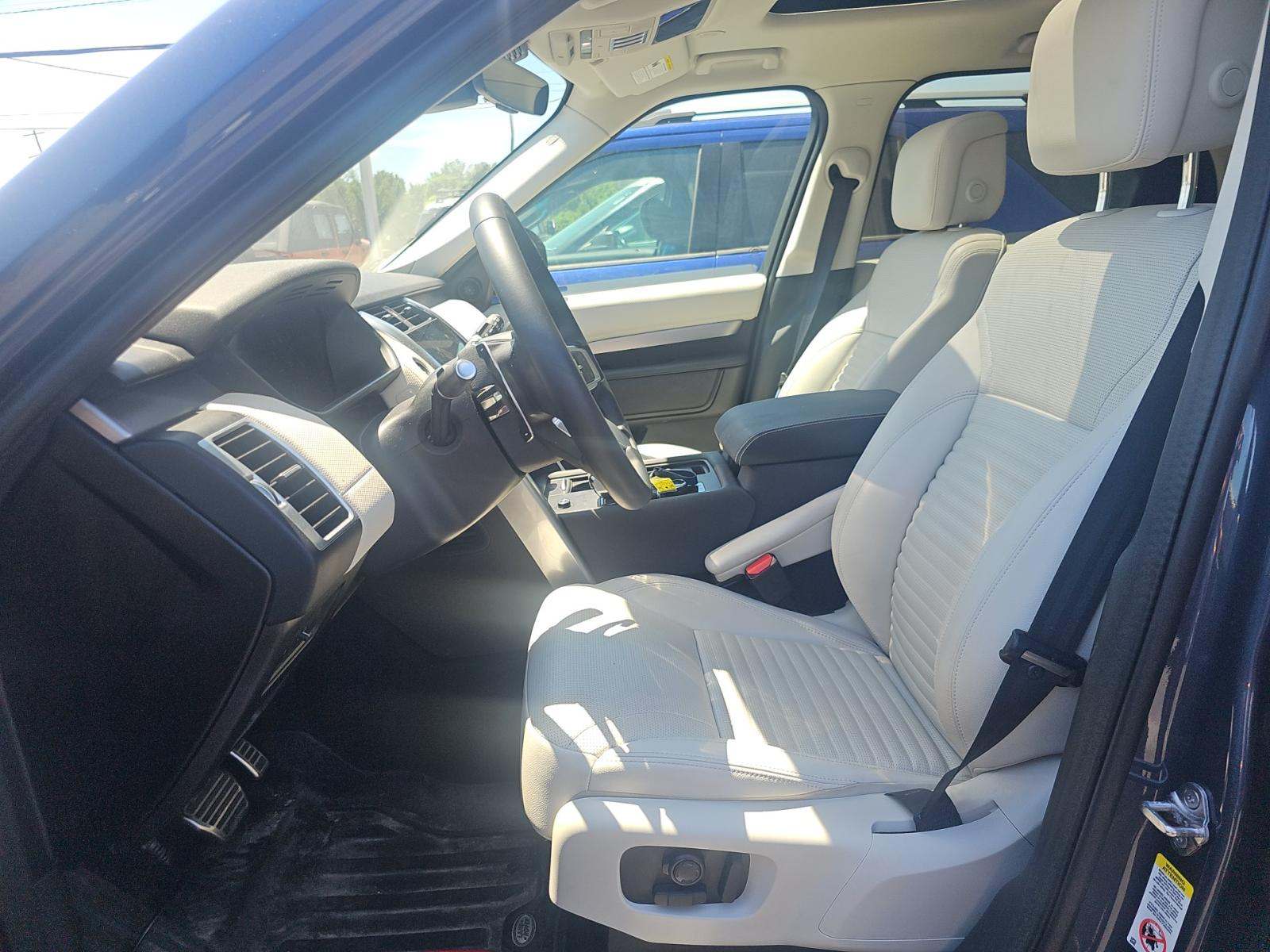 2025 Land Rover Discovery Dynamic SE AWD