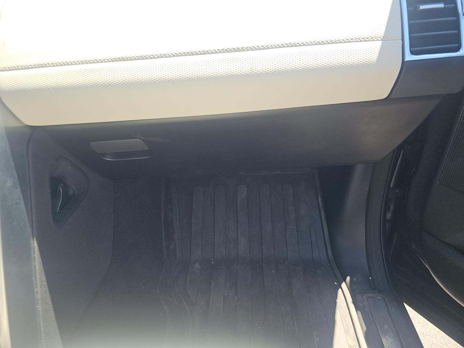 2025 Land Rover Discovery Dynamic SE AWD