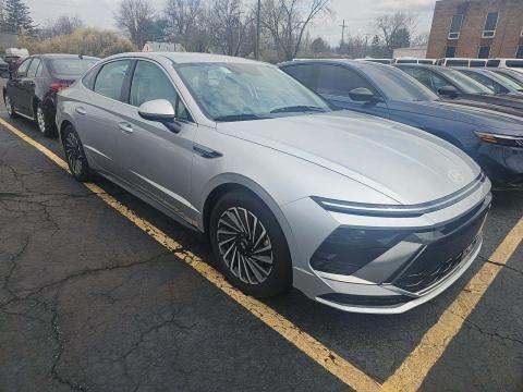 HYUNDAI HYBRID SEL - 4