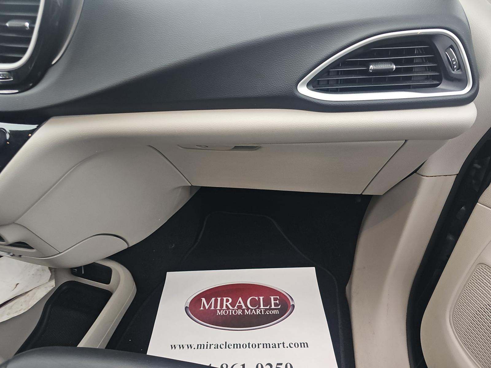 2024 Chrysler Pacifica Touring L FWD