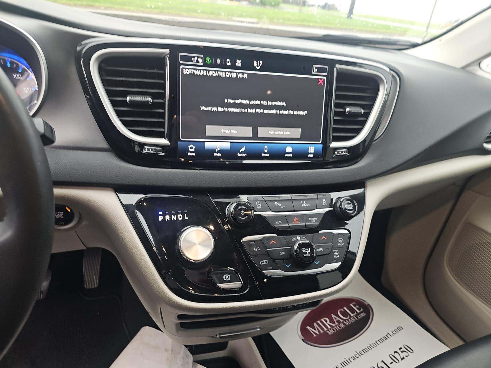 2024 Chrysler Pacifica Touring L FWD