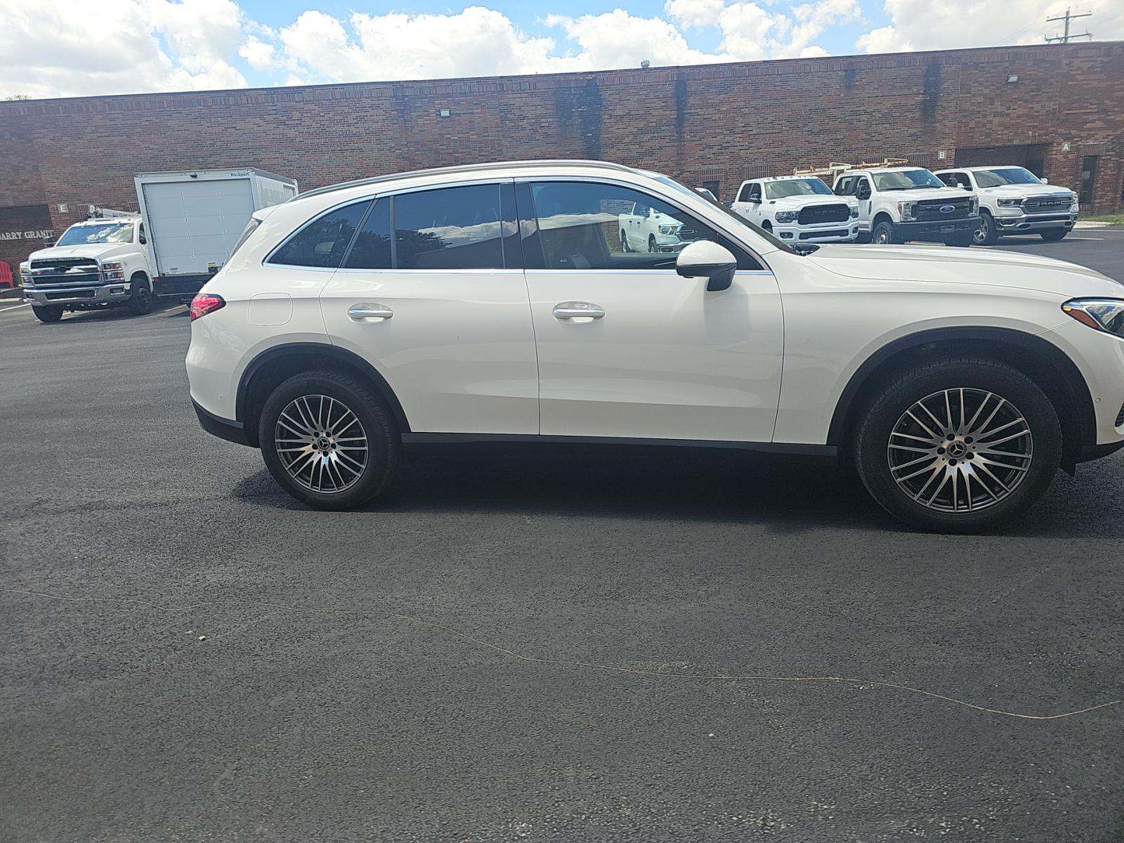 2025 Mercedes-Benz GLC GLC 300 AWD