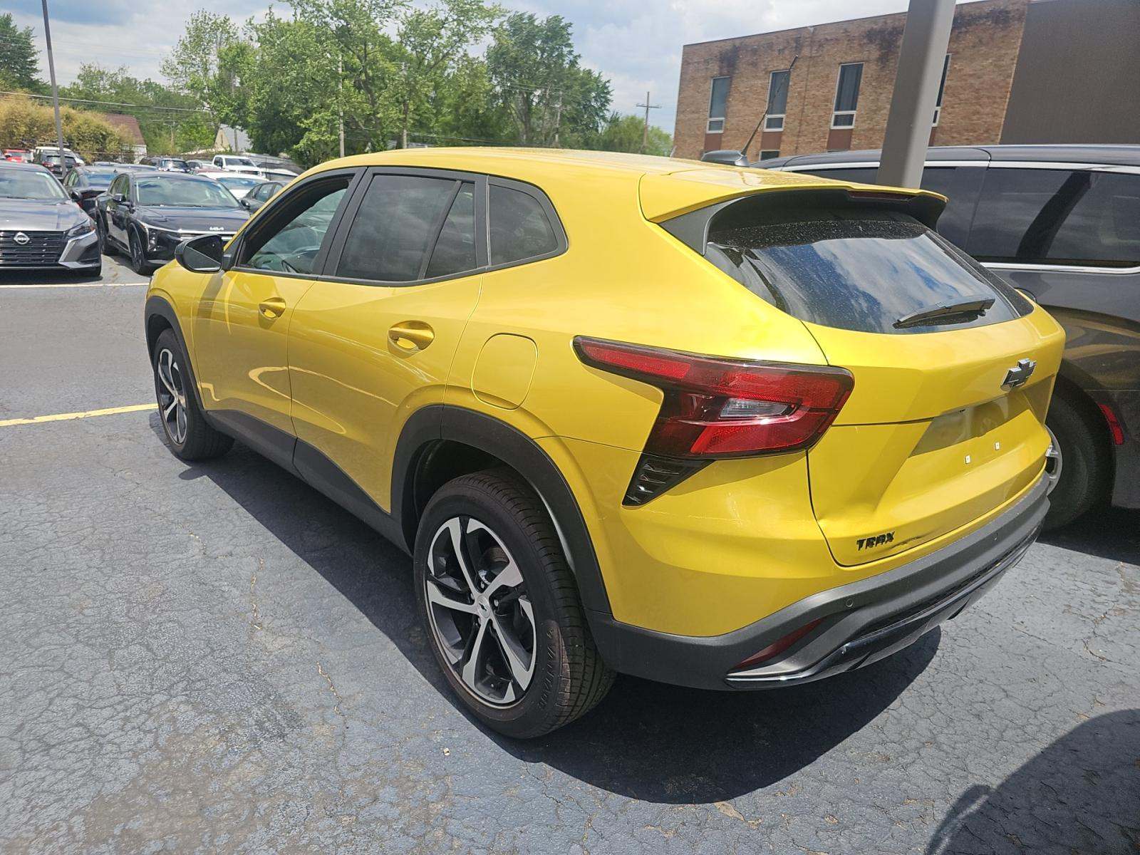 CHEVROLET TRAX - 2