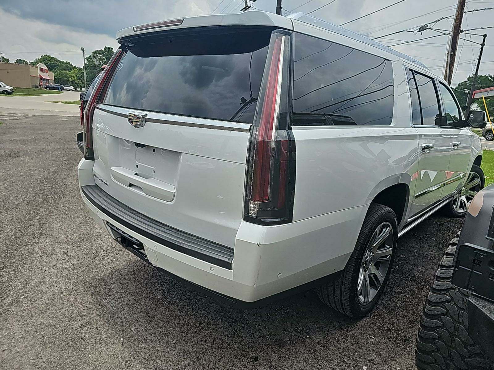 2017 Cadillac Escalade ESV Premium Luxury AWD
