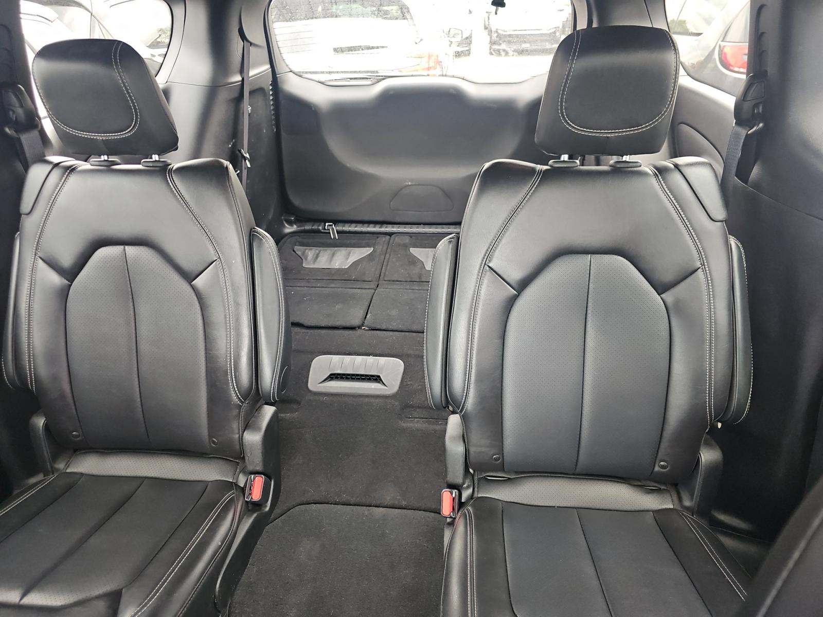 2025 Chrysler Pacifica Select FWD