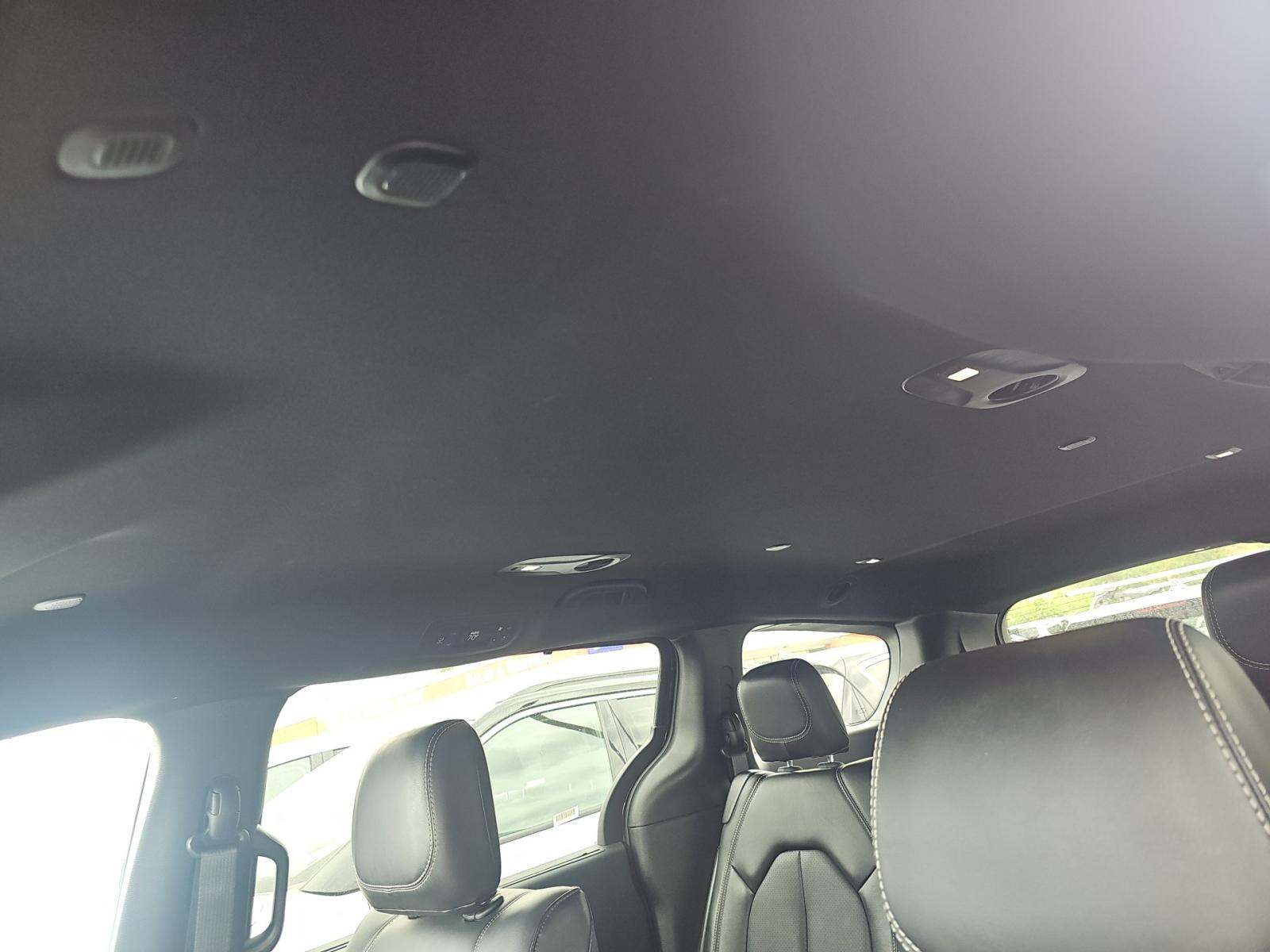 2025 Chrysler Pacifica Select FWD