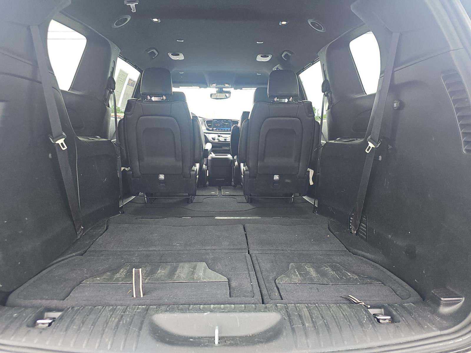 2025 Chrysler Pacifica Select FWD