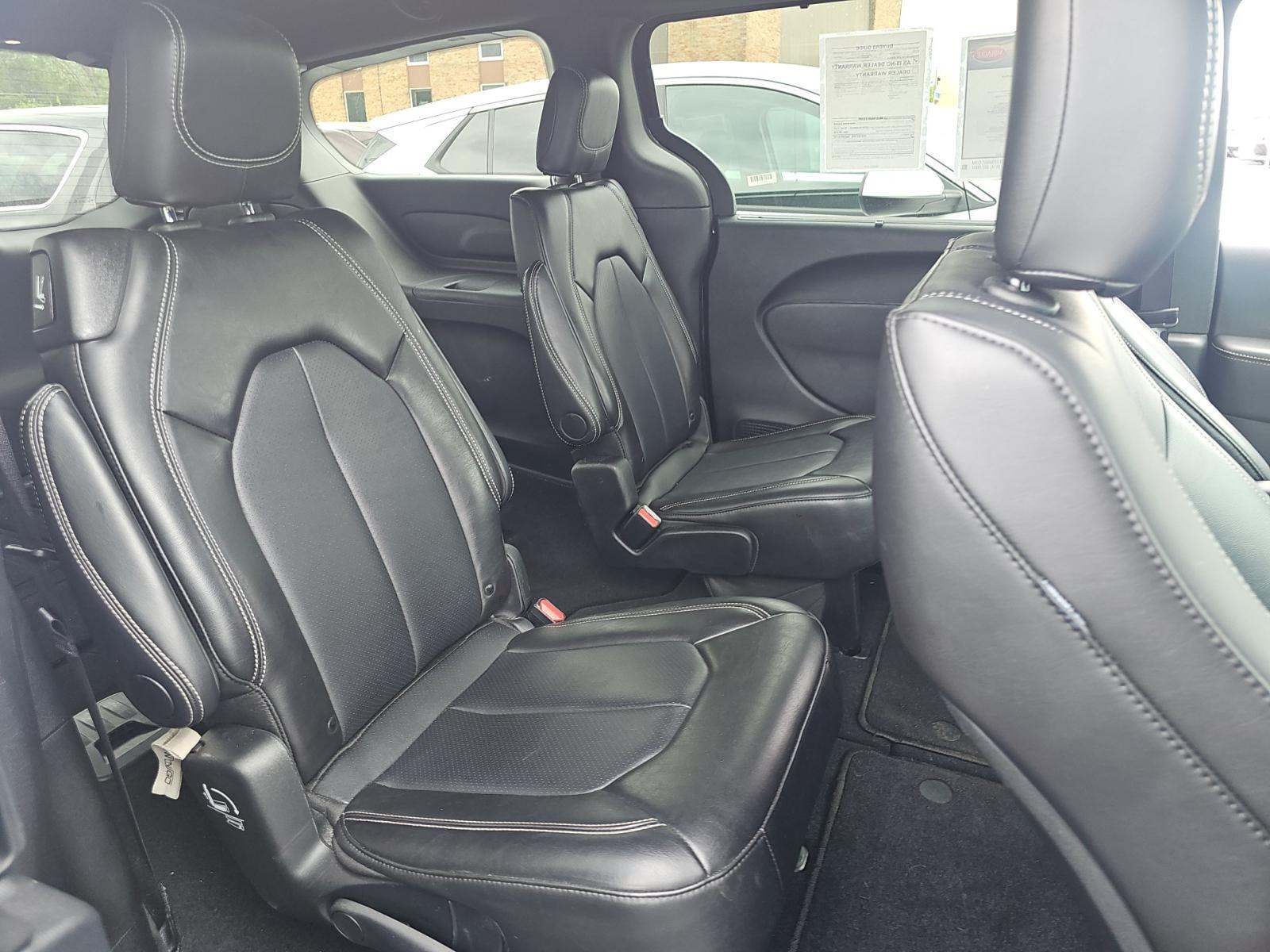 2025 Chrysler Pacifica Select FWD