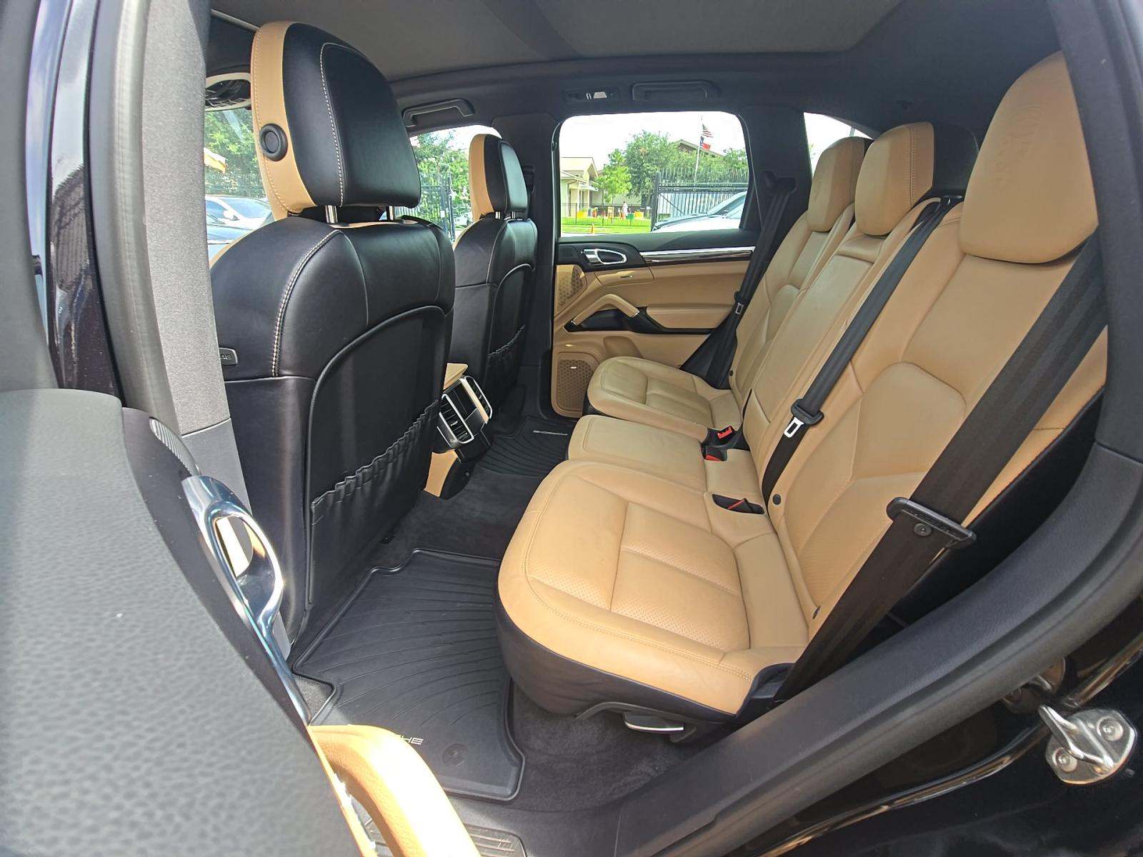 2018 Porsche Cayenne Platinum Edition AWD