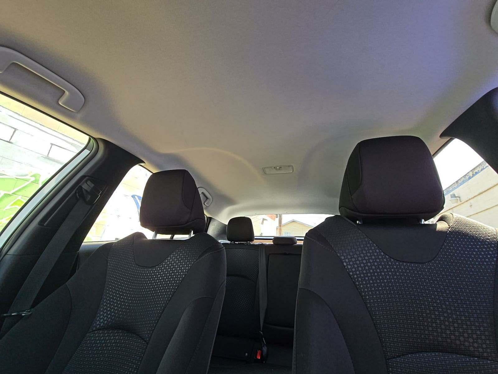 2022 Toyota Prius LE FWD