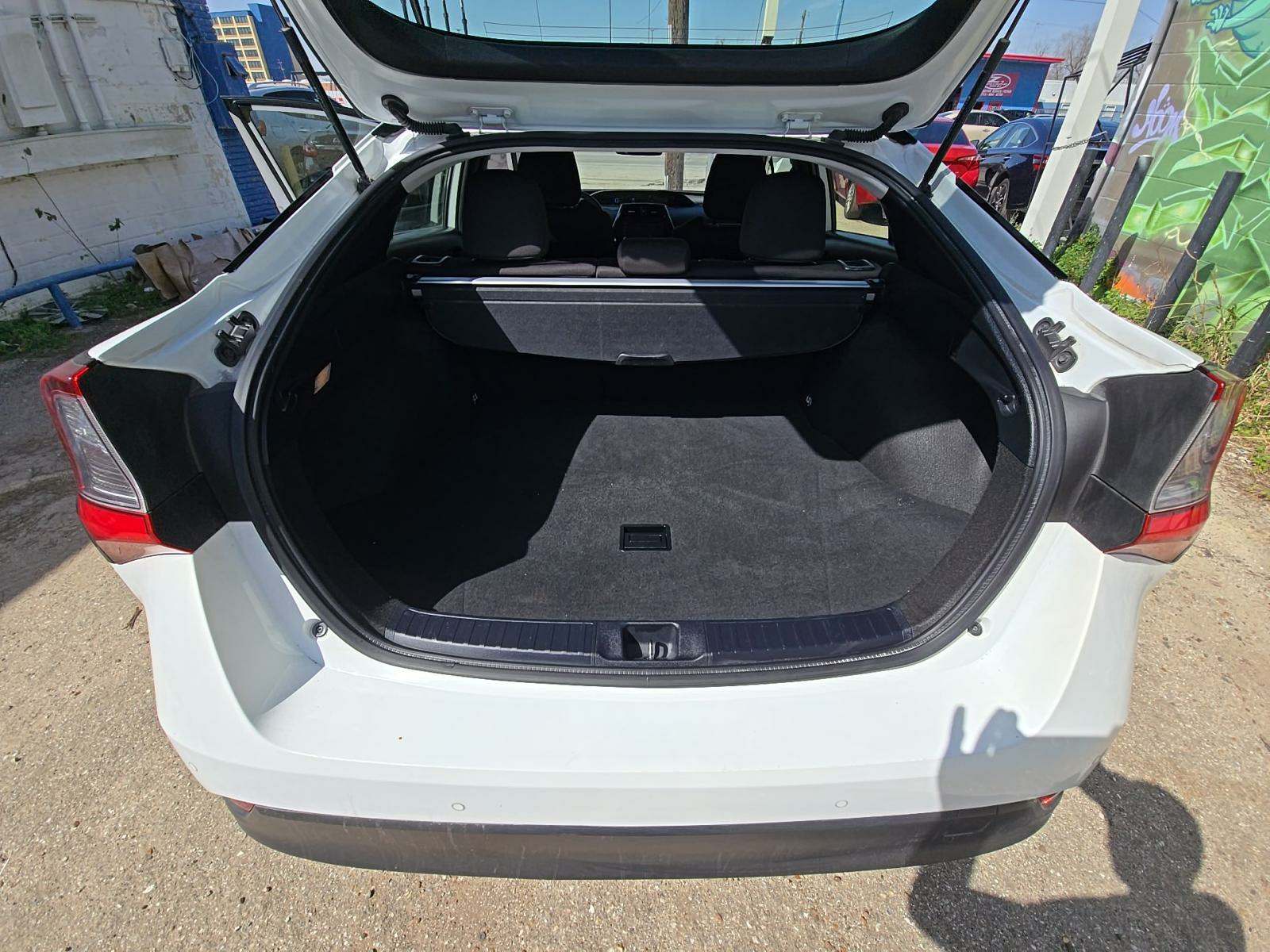 2022 Toyota Prius LE FWD