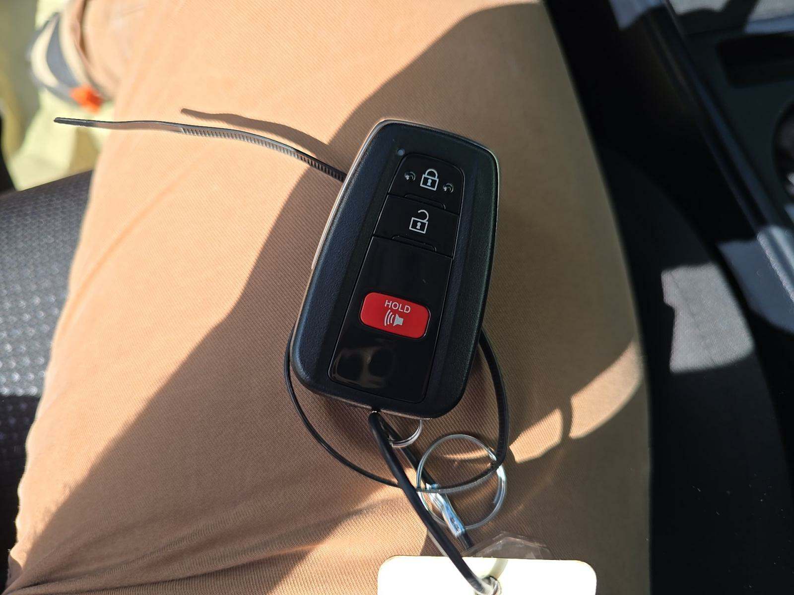 2022 Toyota Prius LE FWD