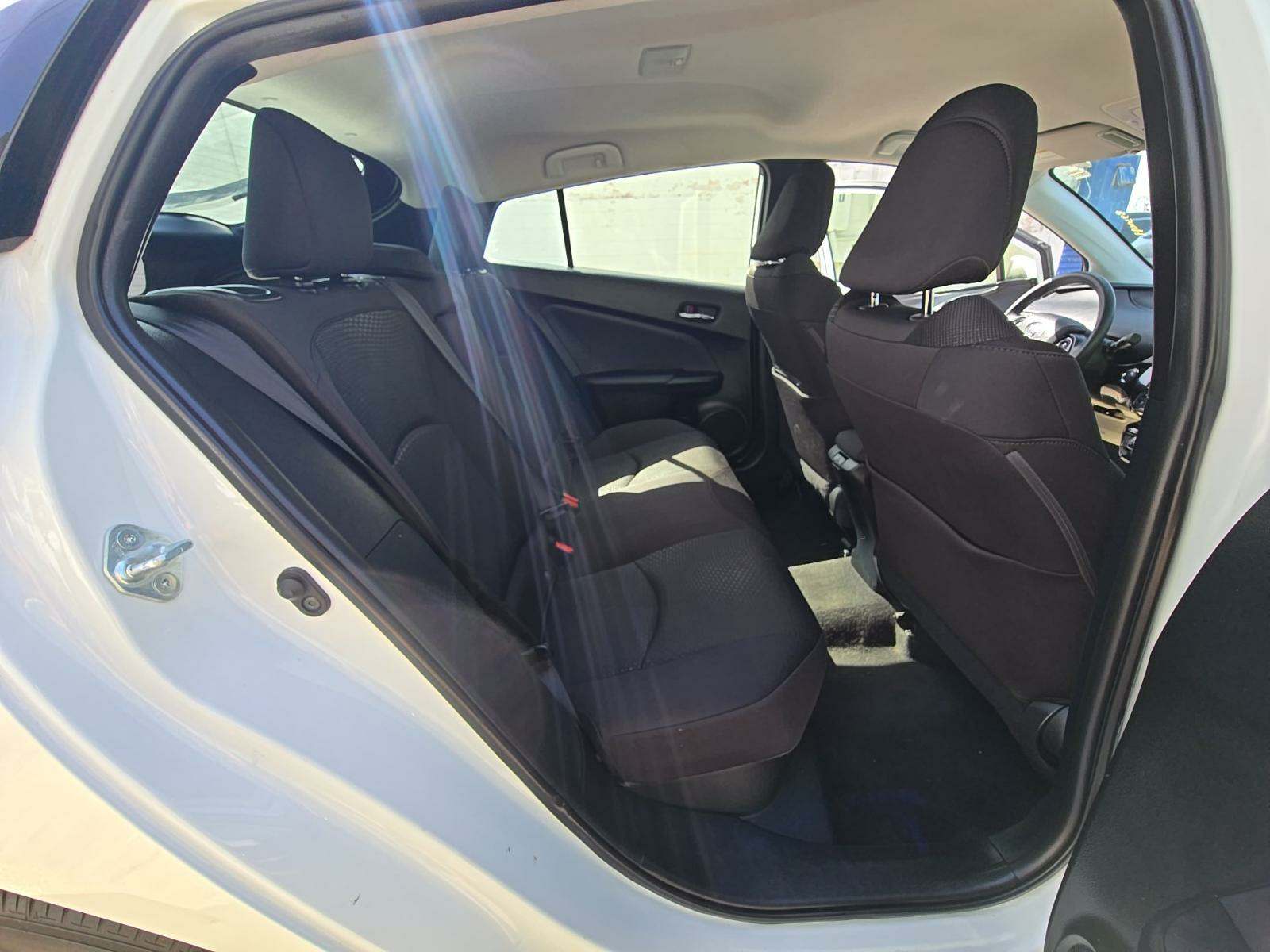 2022 Toyota Prius LE FWD