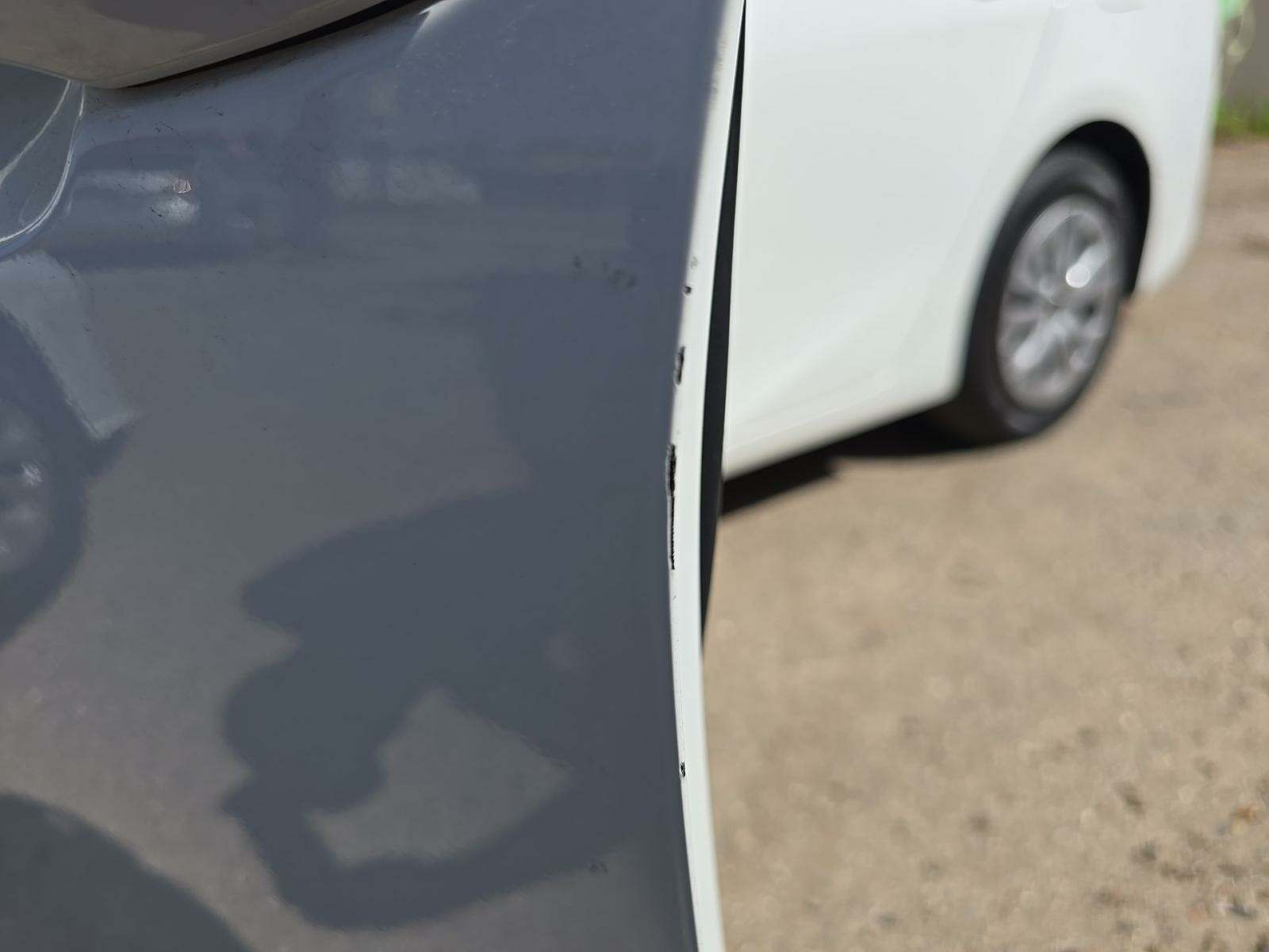 2022 Toyota Prius LE FWD